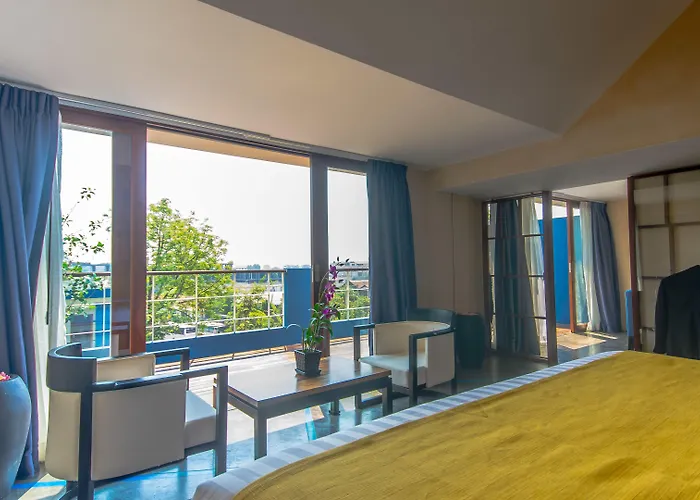 Sakmut Boutique Hotel 5* Siem Reap